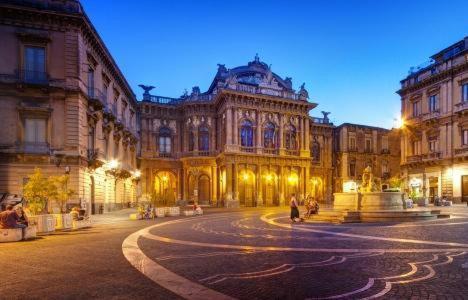 Cu Va E Cu Veni Aeroporto di Catania Fontana Rossa